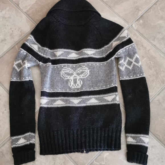 Knit TNA (Aritzia) Sweater - Picture 4 of 11